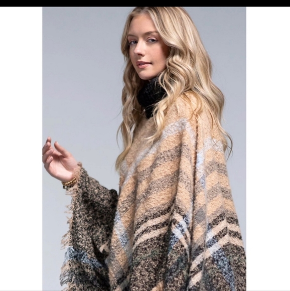 New Plaid Cowl neck poncho - Picture 4 of 6